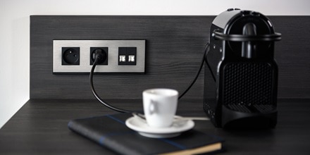 Prise porte-carte pour les hôtels, interrupteur design Hager gallery