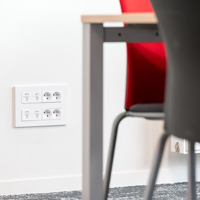 Hager gallery, plaque multiposte, appareillage électrique