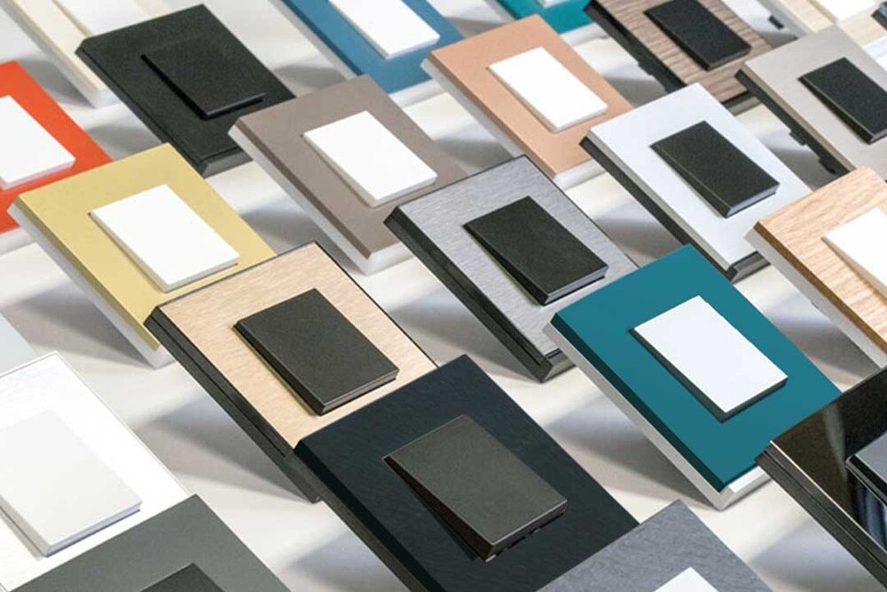 finitions des plaques de la gamme de prises et interrupteurs gallery de Hager