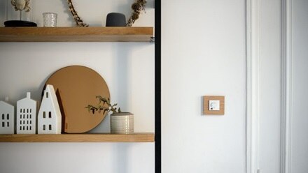 interrupteur moderne avec prise connectée