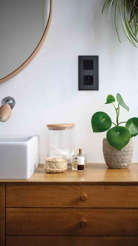 interrupteur noir moderne