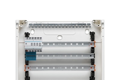 raccordement flexible du coffret de distribution de l'énergie tertiaire vegaD Hager 
