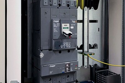 version AB de la gamme des disjoncteurs boîtiers moulés h3+ de Hager