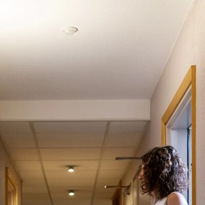 Pilotage de l'éclairage dans les zones communes de copropriétés avec les détecteurs Hager