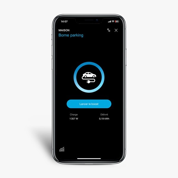 Une borne de recharge pilotée en KNX par domovea de Hager sur un smartphone