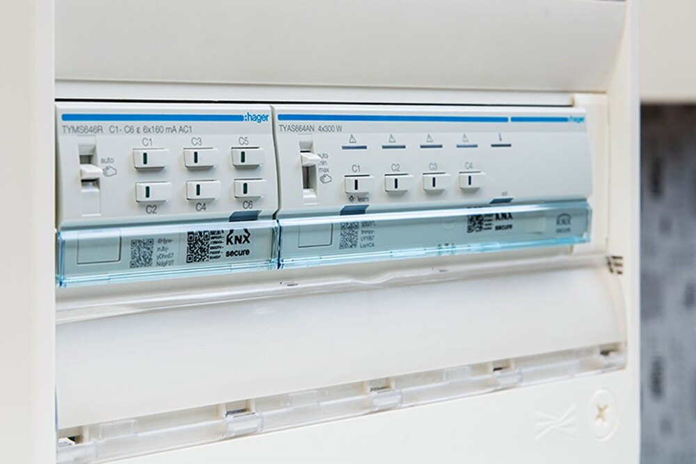 Produits modulaires KNX secure de Hager dans un tableau électrique