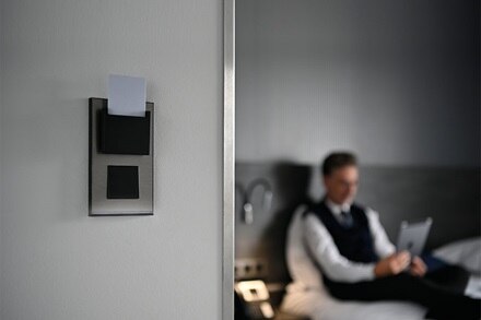 prise lecteur carte hotel gallery, prise design metallique hager