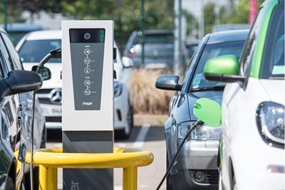 Recharger véhicule électrique, borne de charge Hager