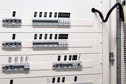 Imprimerie Cartolux à Canéjan, chantier référence Hager, protection modulaire