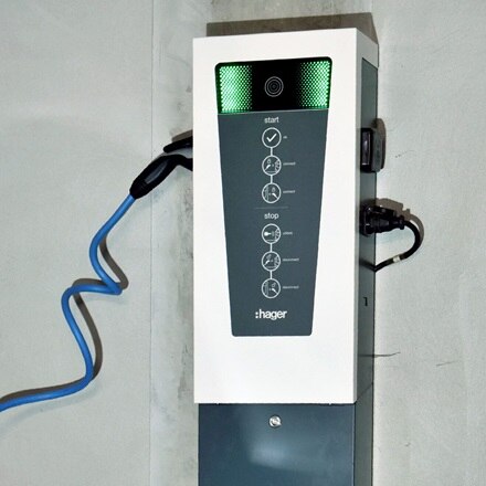 Medical Stadium à Mérignac, chantier référence Hager, borne de charge witty Park Hager