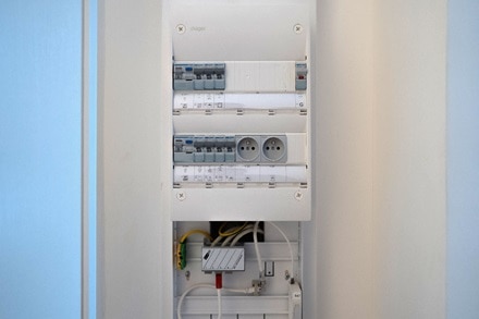 Coffret gamma de Hager à la résidence Archimède à Saint-Cyr-l'Ecole (78)