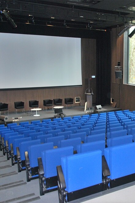Vue intérieure du centre des congrès Jean Monnier à Angers