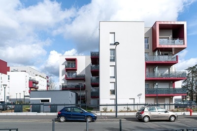 Hager, référence, résidence senior, senior, solutions électriques, habitat, autonomie à domicile, installations électriques, domotique