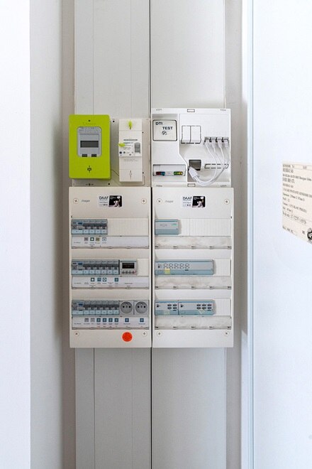 Hager, référence, résidence senior, senior, solutions électriques, habitat, autonomie à domicile, installations électriques, domotique, personnes âgées