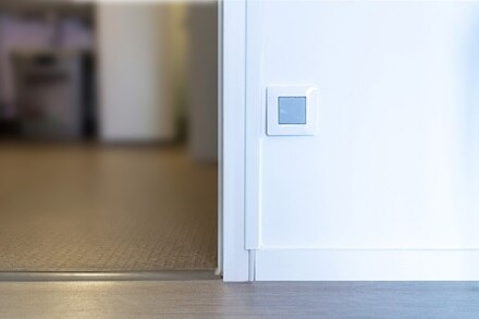 Hager, référence, résidence senior, senior, solutions électriques, habitat, autonomie à domicile, installations électriques, domotique, personnes âgées