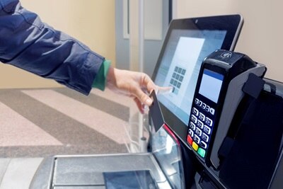 Caisse automatique d'une grande surface 