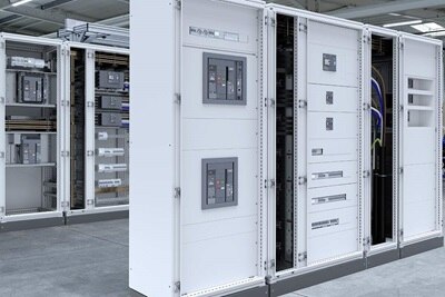 armoire quadro evo équipée, installation dimensionnée pour plateforme logistique