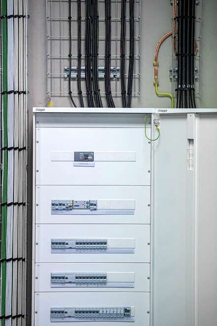 Chantier garage, petit tertiaire Hager, protections et armoires, quadro4