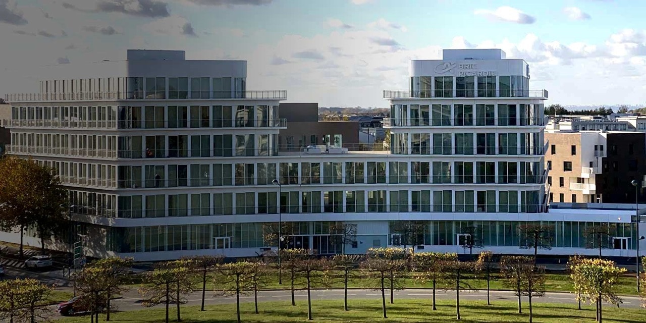Bureaux du Crédit Agricole Brie-Picardie équipés par Hager