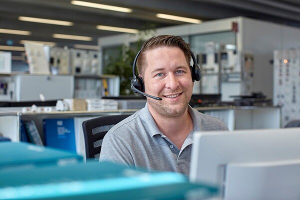 visuel Hager Entrepreneur, un contact et des actions en local pour installer votre réseau