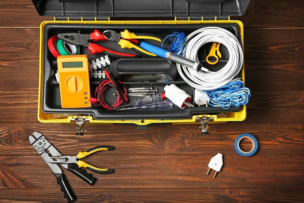 Matériel électrique pour brancher un interrupteur simple ou double