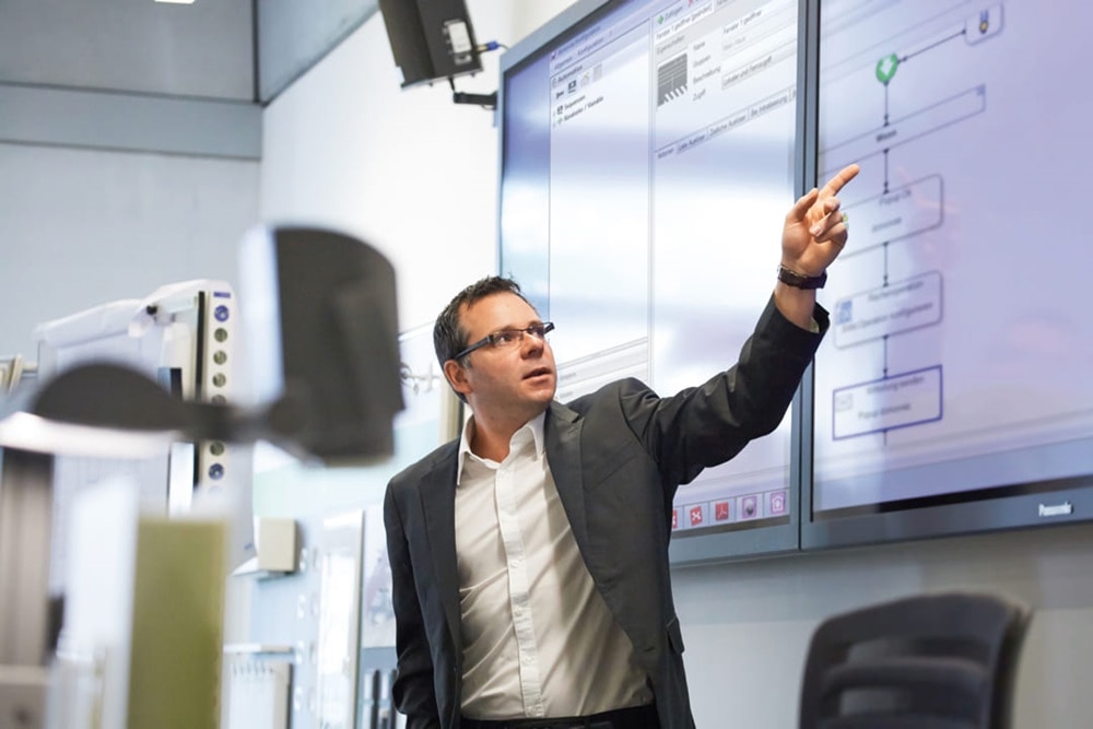 Hager Explore, formation professionnelle, DE014I, Préparation à l'habilitation électrique B1-B1V-B2-B2V-BC-BR chargés de travaux, de consignation, et d'interventions éléctriques