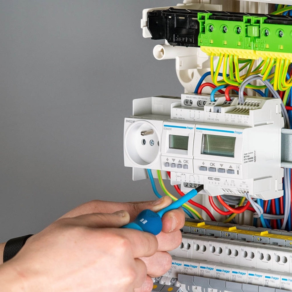 horloge programmable, horloge programmable hager, programmateur horaire, telerupteur connecte, interrupteur horaire, hager