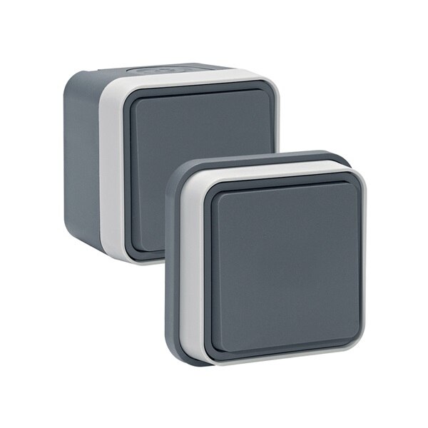 appareillage mural cubyko de Hager, prise en saillie et prise encastrée grises