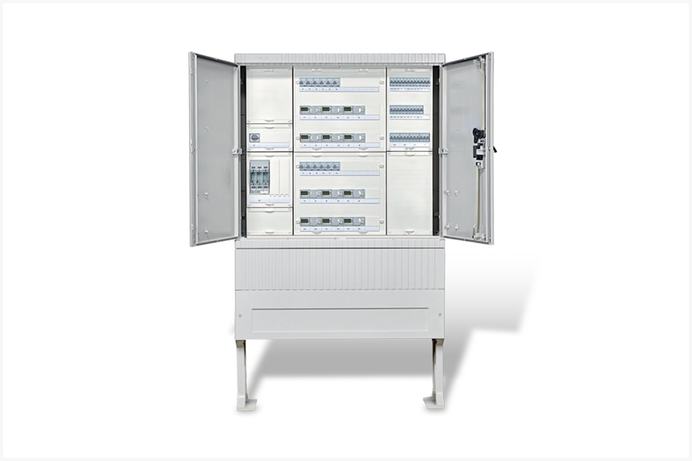 Photo d'une armoire KVS ouverte pour pose en extérieur