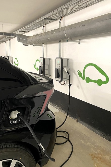 Réalisation chantier Hager, siège social de Soprema, le Grand Charles à Strasbourg, bornes de recharge witty de Hager