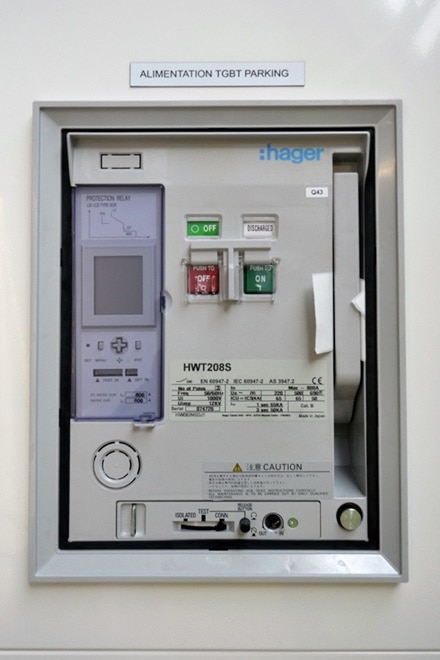 Réalisation chantier Hager, siège social de Soprema, le Grand Charles à Strasbourg, disjoncteur ouvert de Hager
