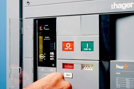 Chantier référence Hager, les disjoncteurs ouverts ACB installés au stade de la Meinau à Strasbourg 