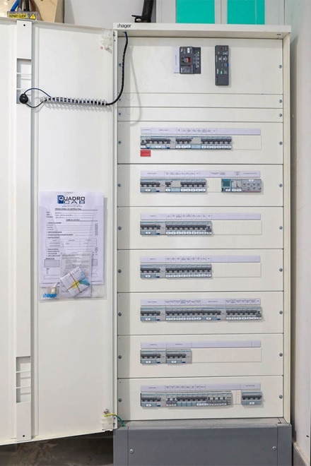 armoire quadro4 Hager