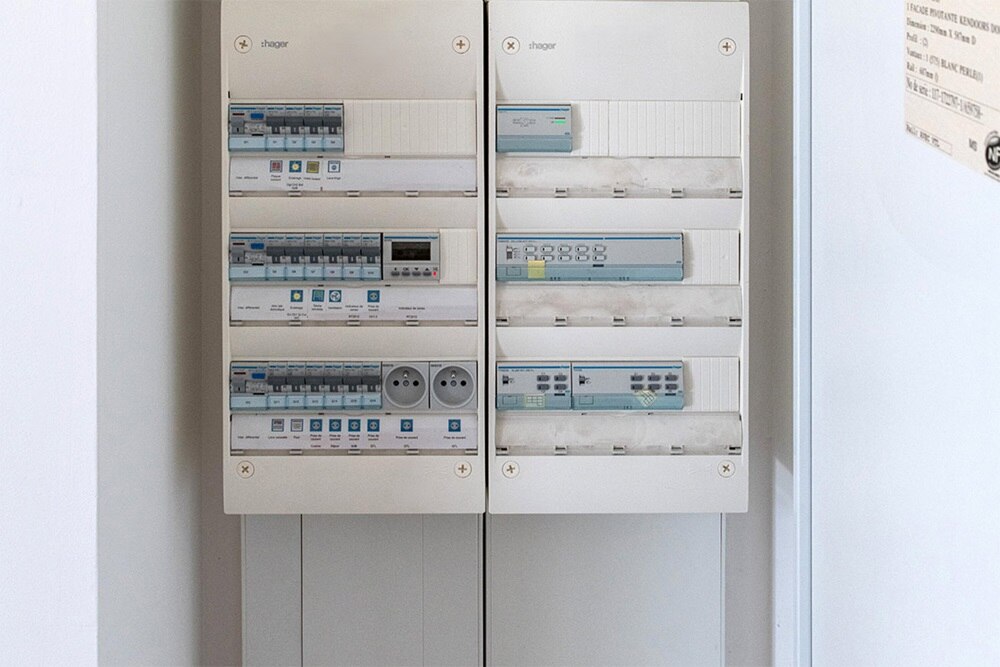 gaine technique logement Hager, coffret électrique, système de goulotte tableau électrique