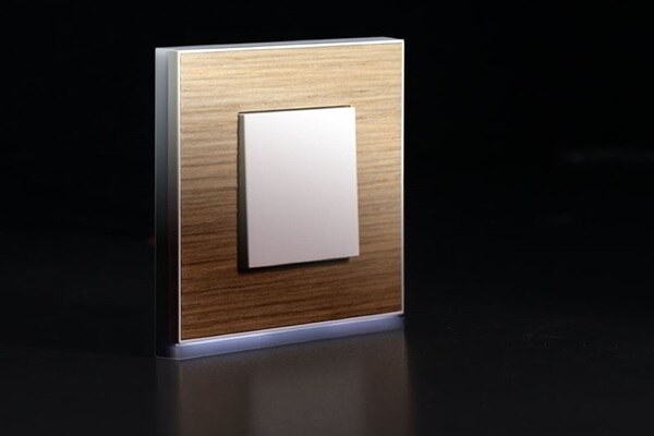 gallery, interrupteur, interrupteur et prises, prises murales, triple, couleur, touche blanche, interieur, decoration, finition bois, bande lumineuse, Hager gallery, bande lumineuse gallery