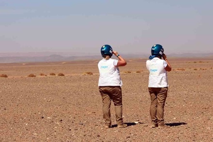 navigation à l'ancienne, navigation sans GPS, boussole, carte, repérage, désert