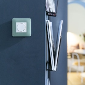 variateur de lumière essensya de Hager