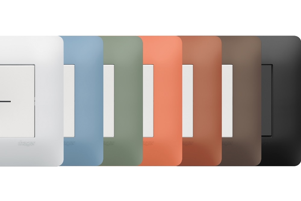 Appareillage mural essensya de Hager, les plaques colorées