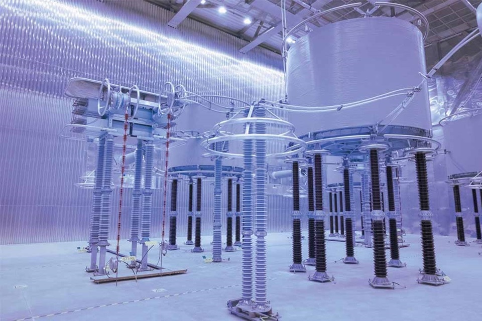 HVDC high-voltage direct current station