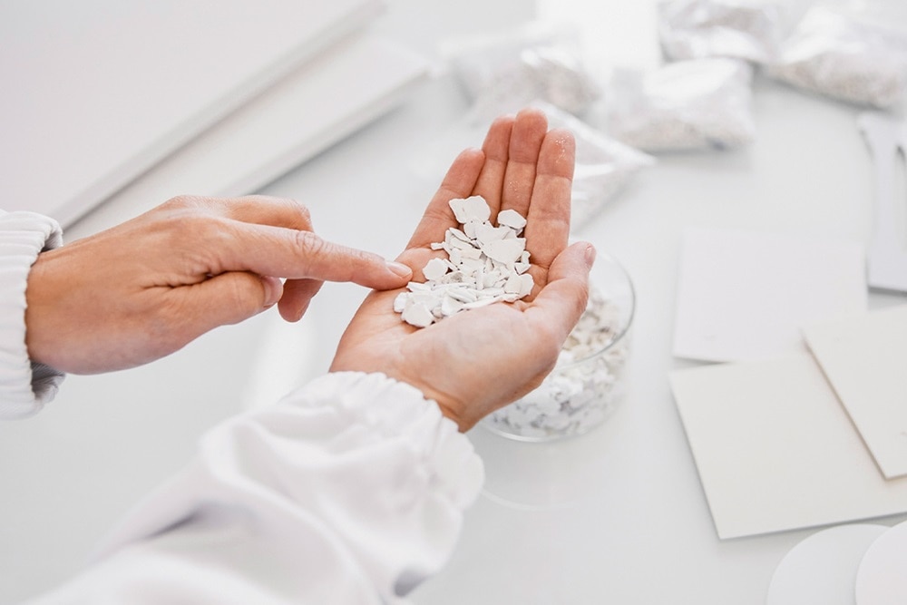 hands_sorting_plastics