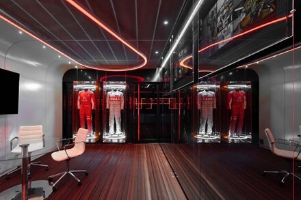 Red_track_hager_Rclassic_2_small