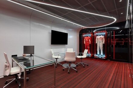 Red_track_hager_Rclassic_small