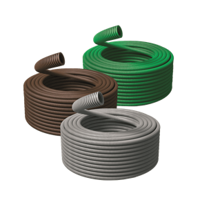 Groupage di tubi corrugati arrotolati pmflex di colore grigio, marrone e verde arrotolati su sfondo bianco