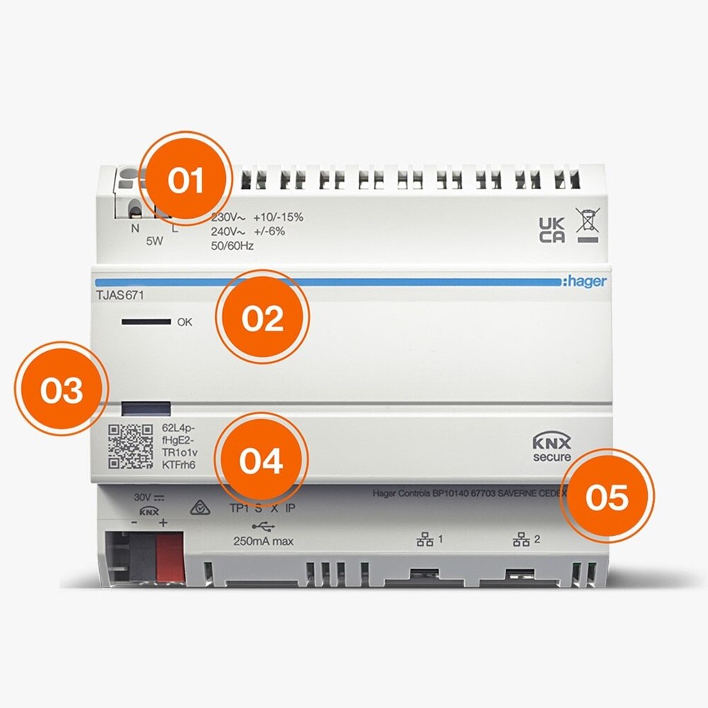 server domovea Hager TJAS671 su sfondo neutro con punti di colore arancione numerati per mostrare tutti i plus del sistema