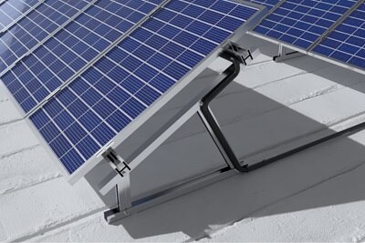 Esempio applicativo di tubo corrugato ANTI-UV collegato a pannello fotovoltaico sul tetto