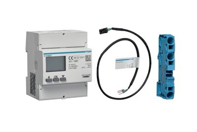 Foto del set contatore elettrico MID su sfondo neutro