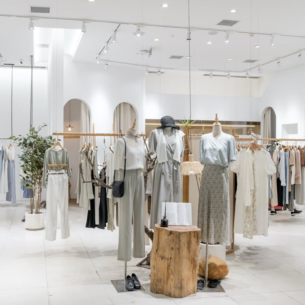 Interno di un negozio di abbigliamento