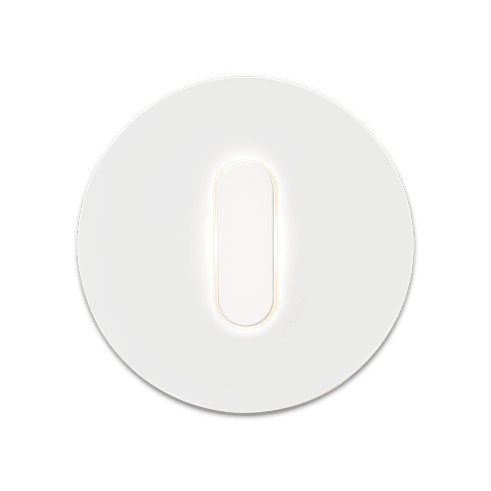 Vista frontale dell'interruttore della luce Berker R.classic con manopola illuminata e piastra di copertura in bianco