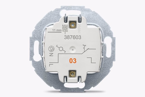 Vista frontale posteriore dell'inserto dell'interruttore rotativo Berker Serie 1930 con schema elettrico e indicatore numero 03 in colore arancione