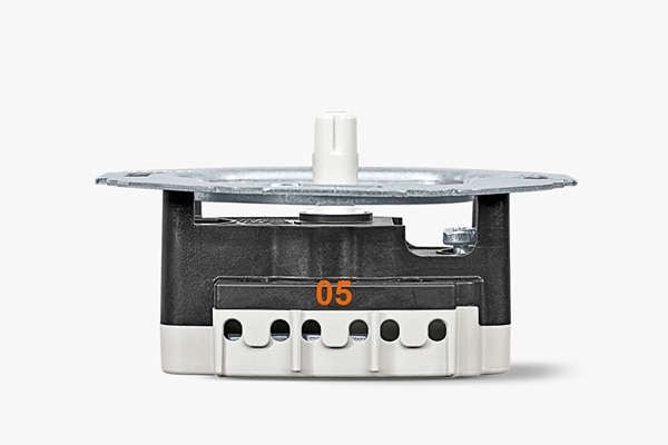 Vista laterale dell'inserto dell'interruttore rotativo Berker Serie 1930 con indicatore numero 05 in colore arancione